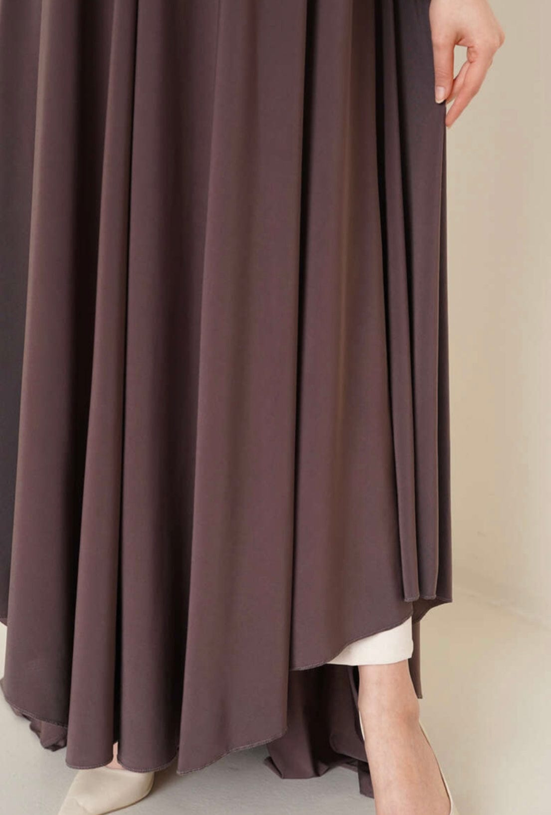 Deen Souvenir Abaya Premium Jersey in Braun Abaya Premium Jersey in Braun - Ein Must-Have für modebewusste Frauen